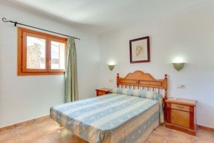 Room 5 of 27