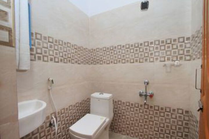 Room 2 of 21