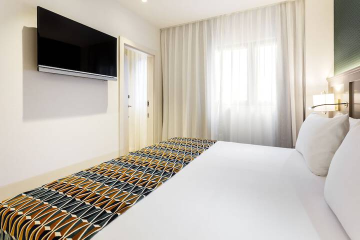 Room 19 of 68
