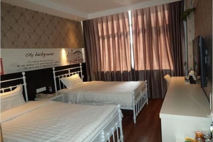 Room 10 of 29