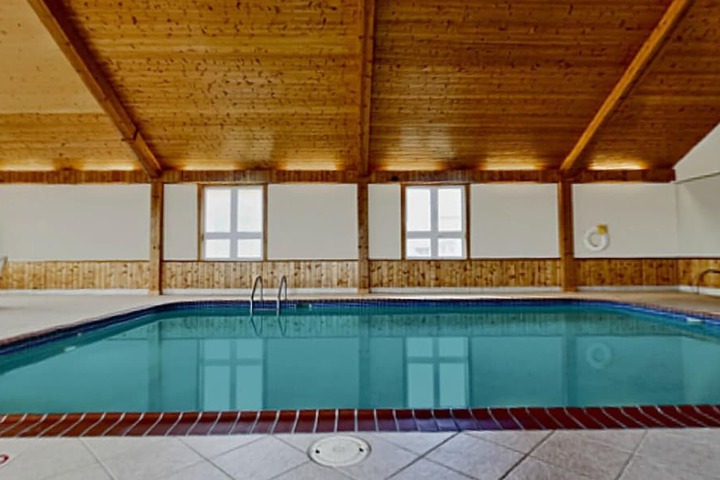 Pool 20 of 31