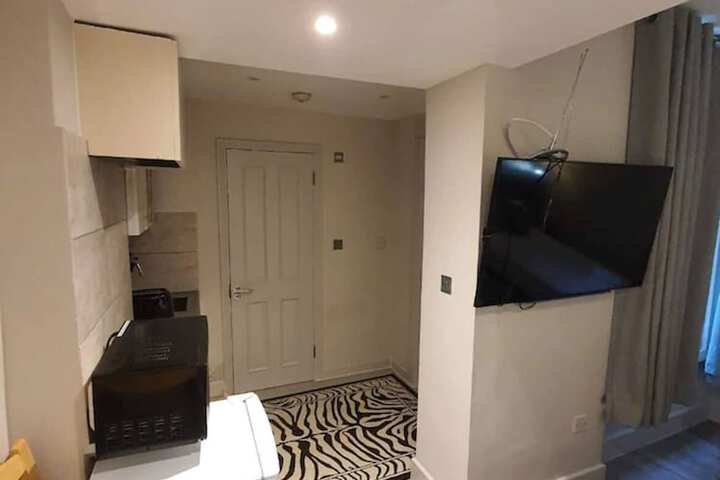 Room 56 of 80