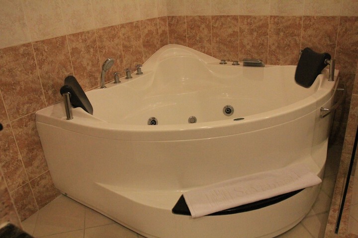 Hot Tub 29 of 65