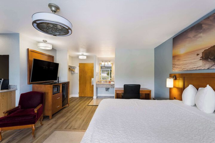 Room 48 of 65
