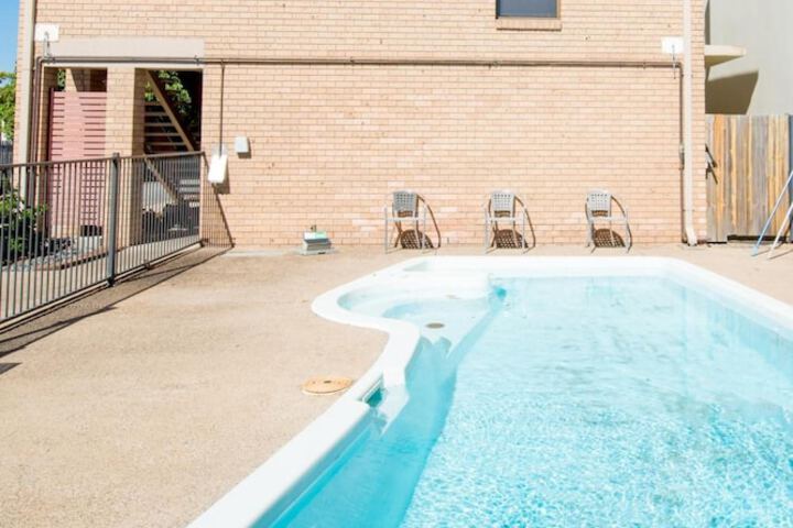 Pool 31 of 52