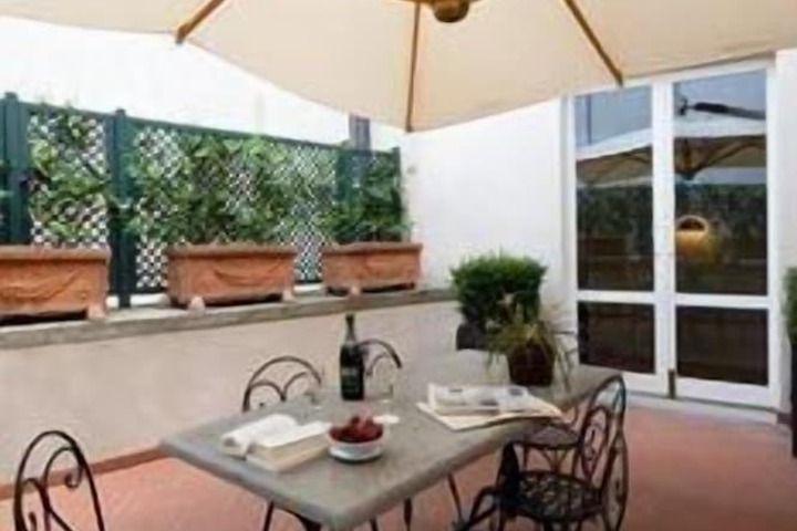 Terrace/Patio 30 of 32