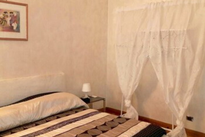 Room 15 of 26
