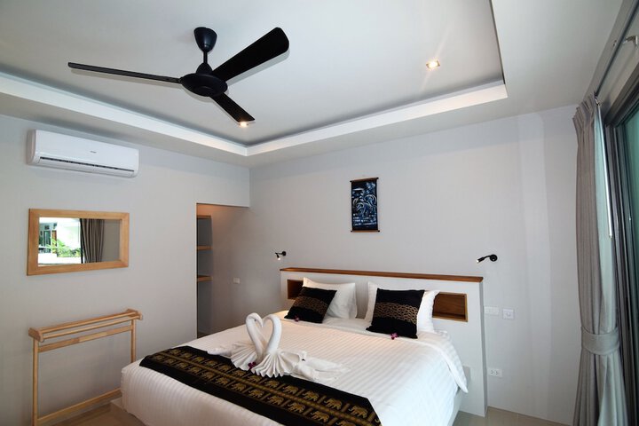 Room 12 of 112