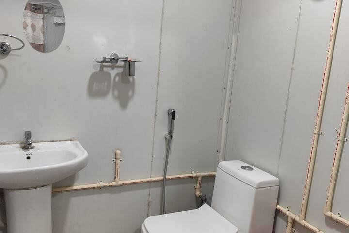 Room 6 of 19