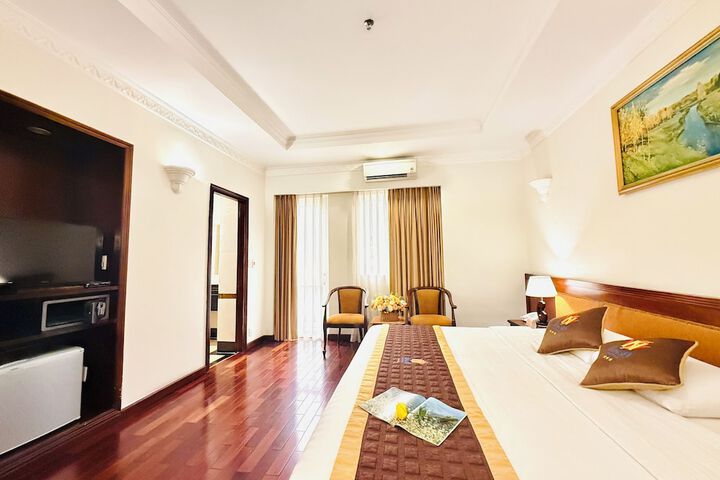 Room 16 of 52