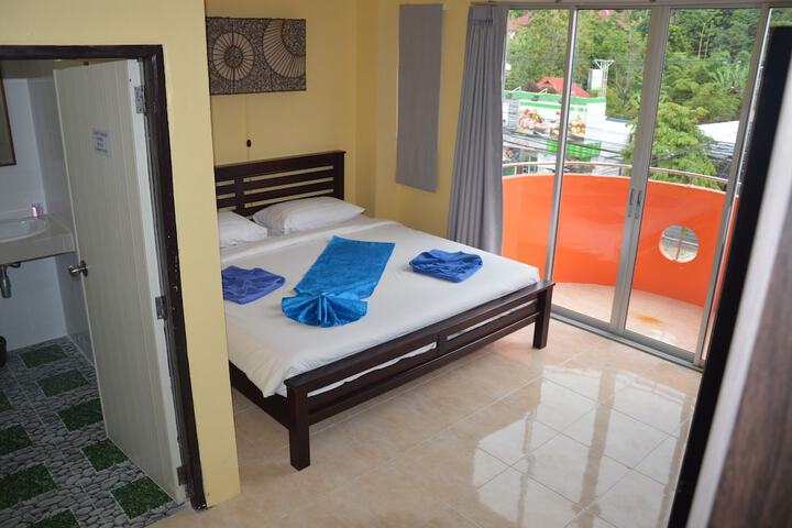 Room 9 of 50