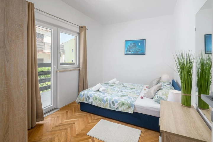 Room 2 of 22