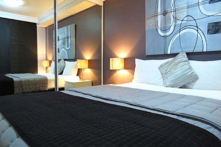 Room 6 of 22