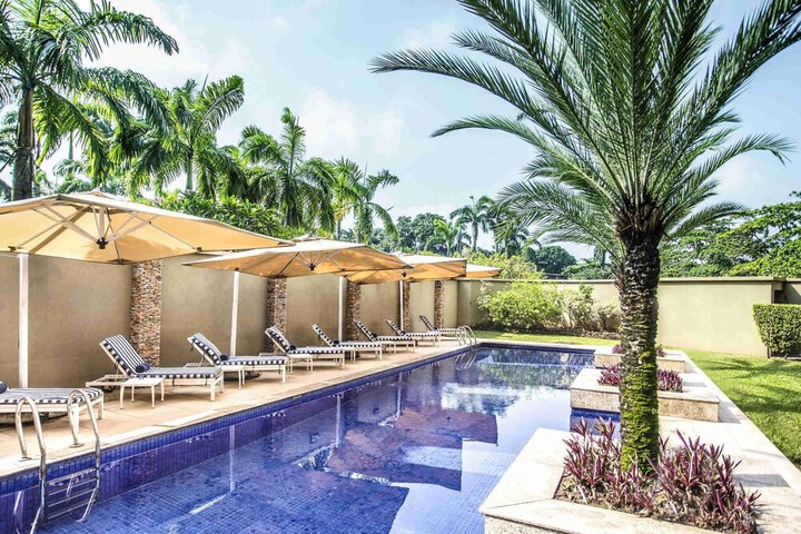 Pool Hotel