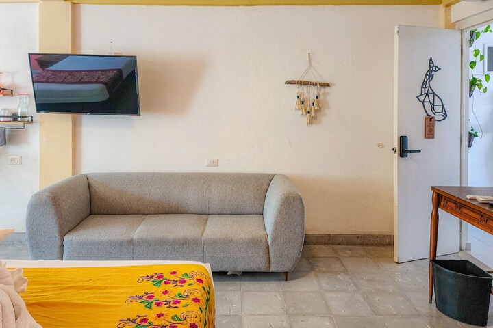 Room 102 of 172