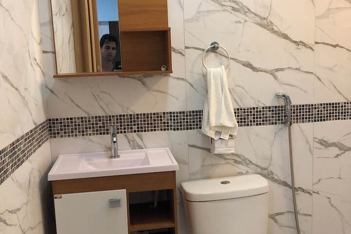 Room 13 of 21