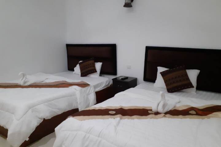 Room 16 of 48