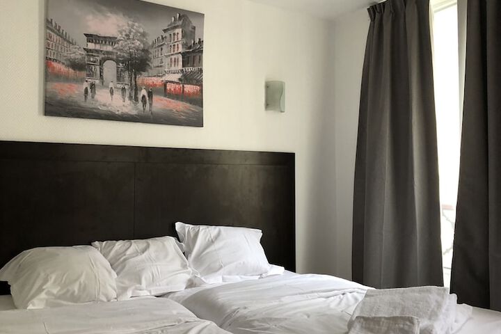 Room 3 of 46