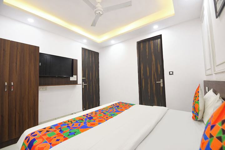 Room 15 of 31
