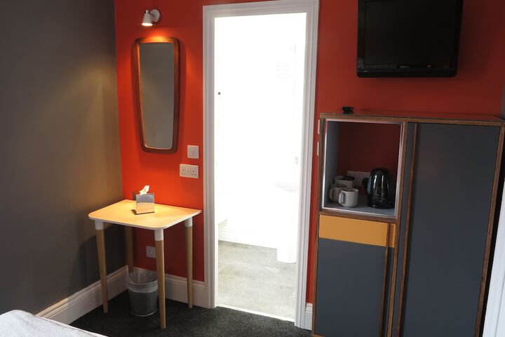 Room 28 of 117