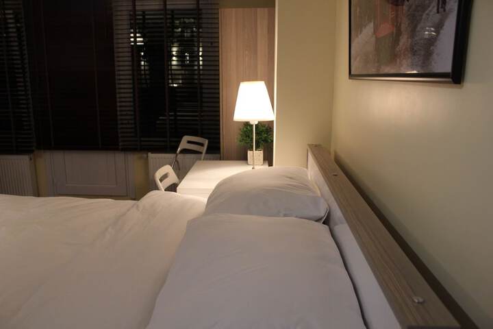 Room 7 of 27