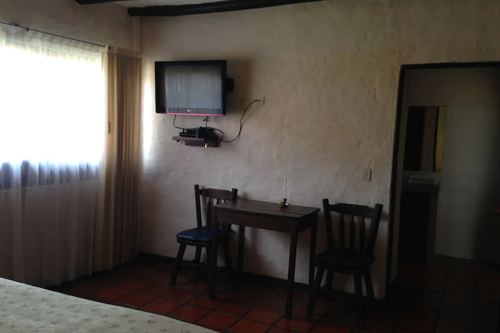 Room 9 of 10