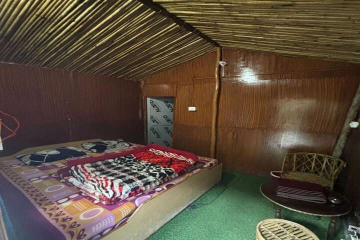 Room 2 of 8