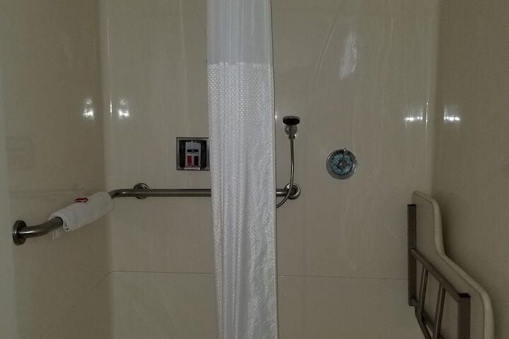 Room 16 of 24