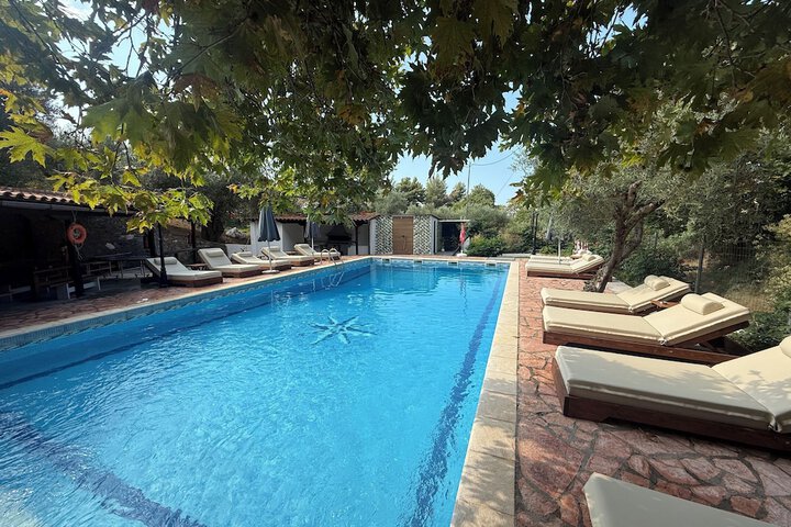 Pool 136 of 171