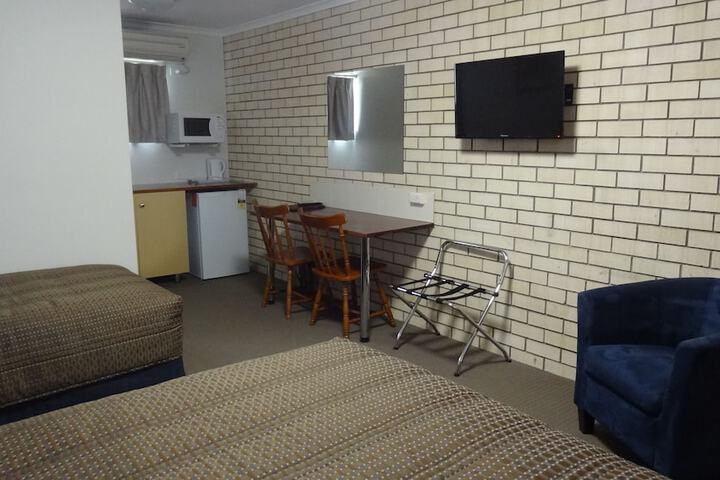 Room 4 of 48
