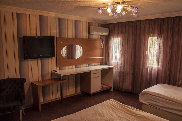 Room 25 of 36
