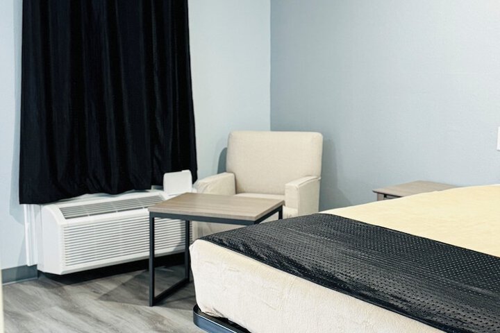 Room 3 of 16