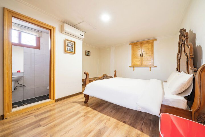 Room 47 of 111