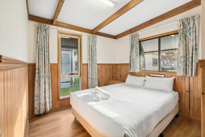 Room 16 of 185