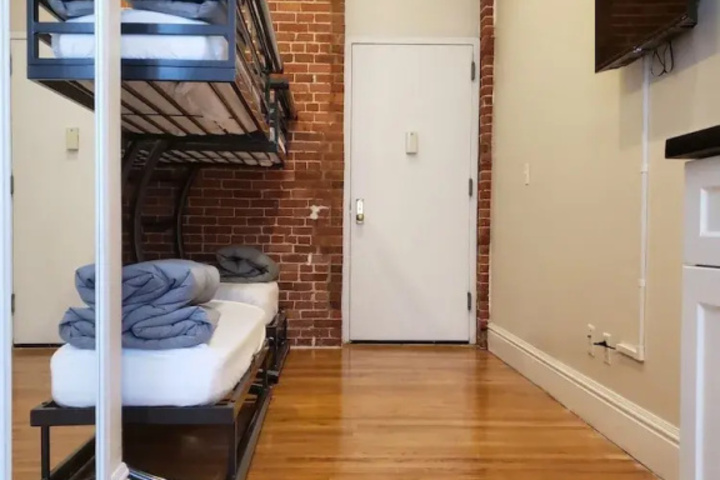 Room 10 of 20