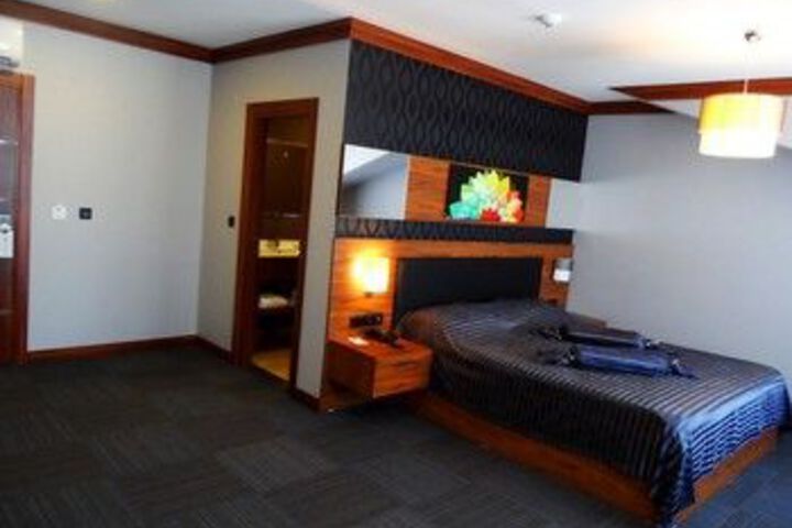 Room 19 of 35