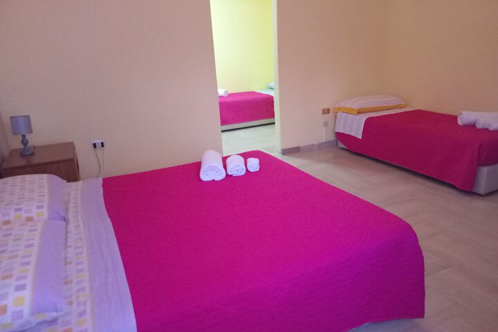 Room 2 of 30