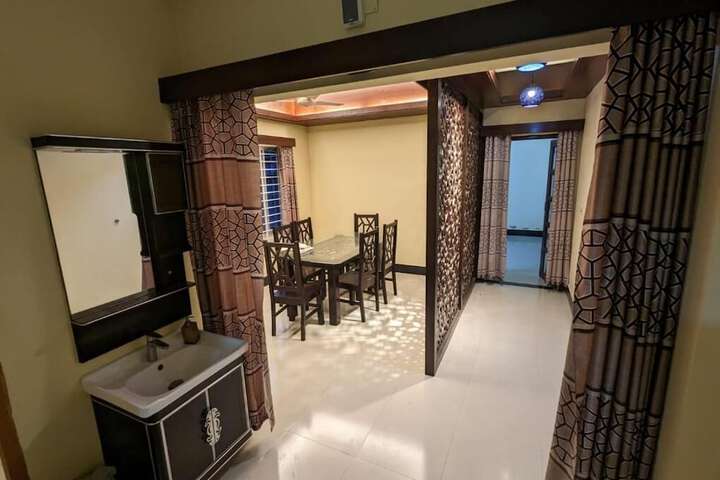 Room 4 of 14
