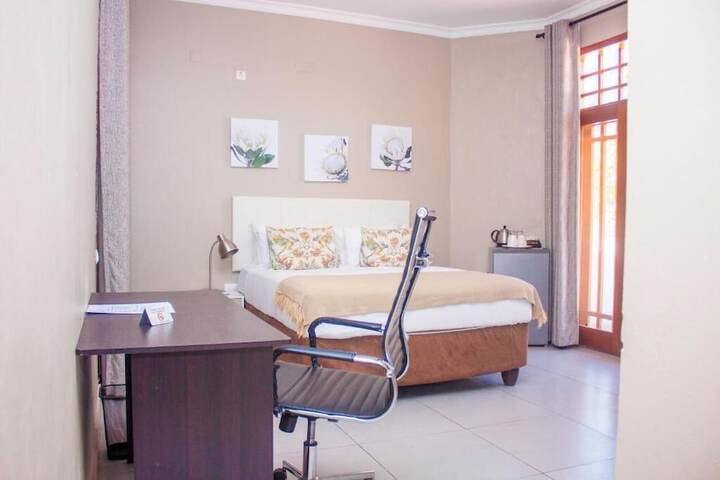 Room 3 of 16