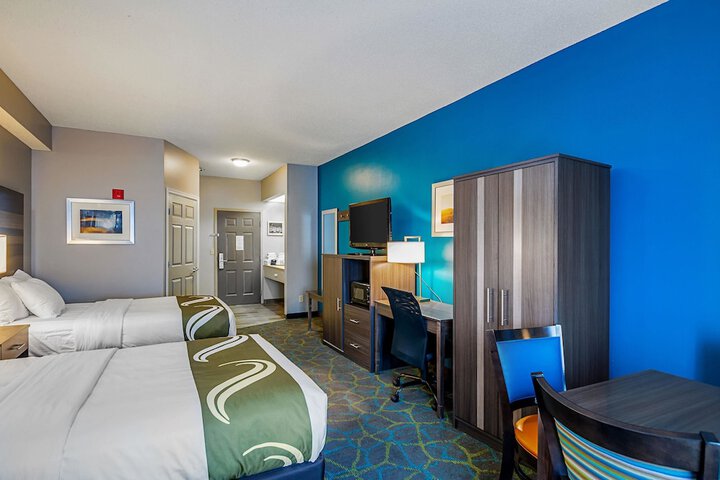 2 Double Beds (15 of 20)