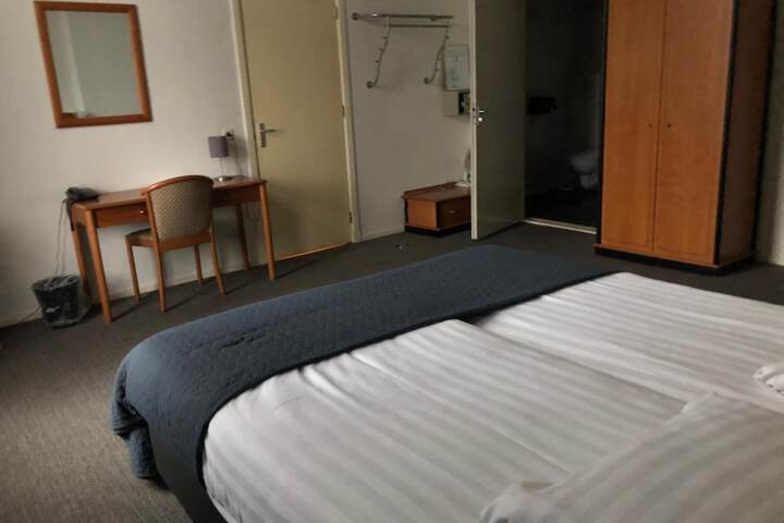 Room 16 of 51