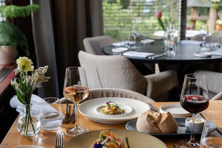 Dining 69 of 103