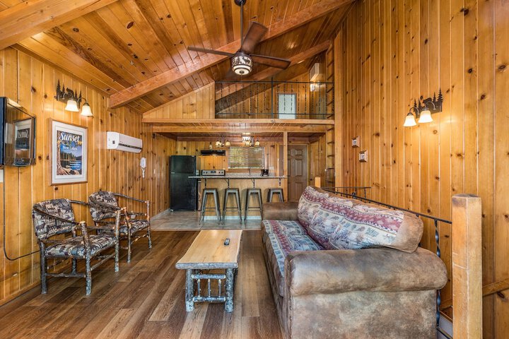 Chalet 2 Queen Beds (4 of 14)