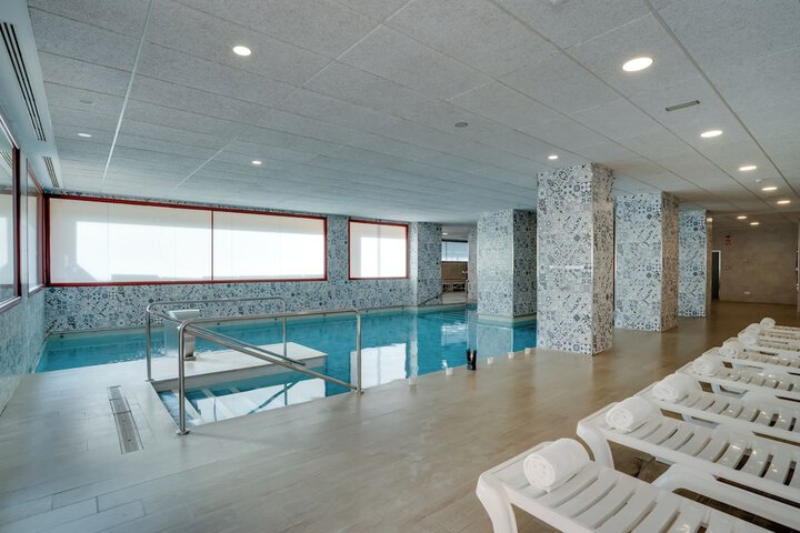 Pool Hotel
