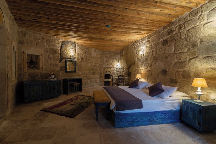 Room 2 of 40
