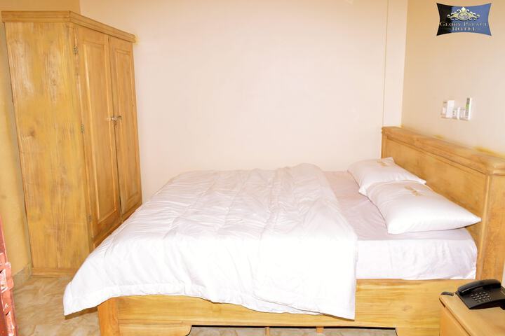 Room 16 of 42