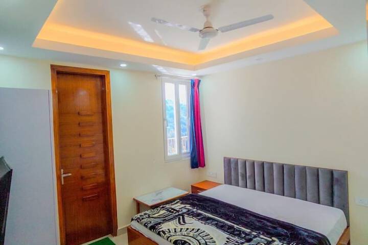 Room 10 of 24