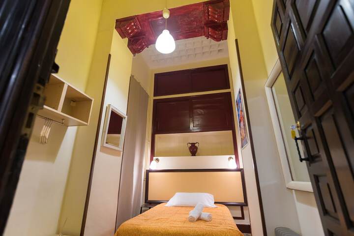 Room 10 of 50