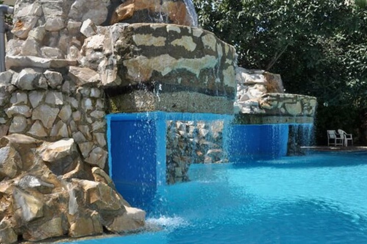 Pool 14 of 27