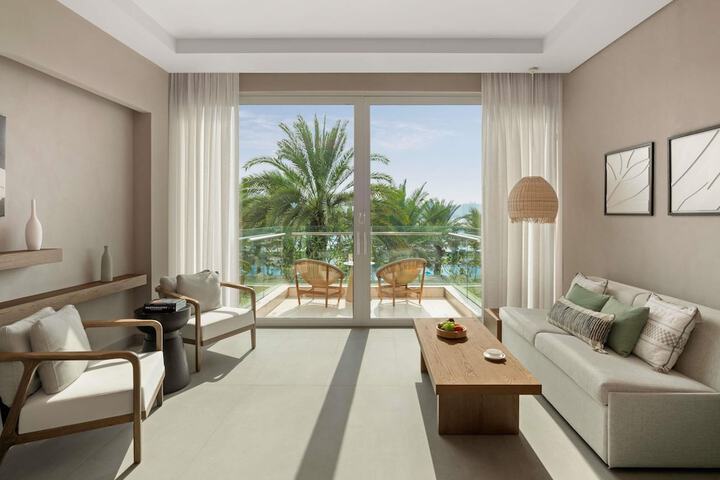 Room 55 of 208